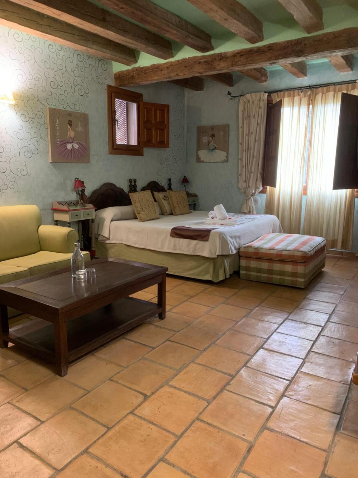 Posada Restaurante Fuenteplateada Collado Hermoso Ngoại thất bức ảnh