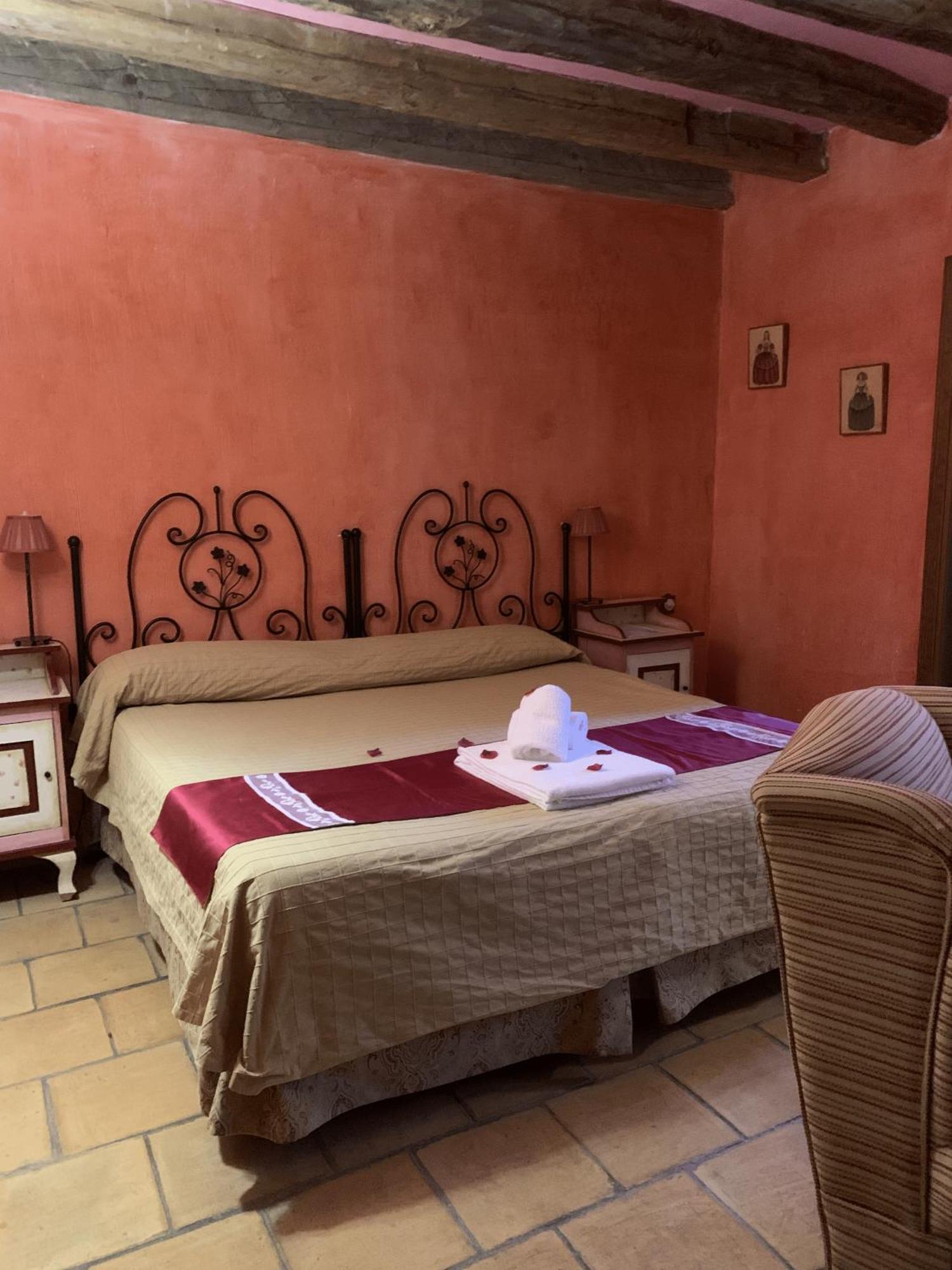 Posada Restaurante Fuenteplateada Collado Hermoso Ngoại thất bức ảnh
